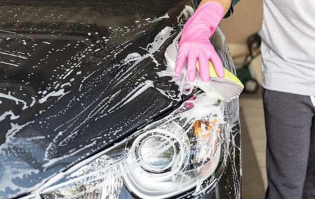 Viete, prečo sa oplatí pravidelne čistiť svoje auto?